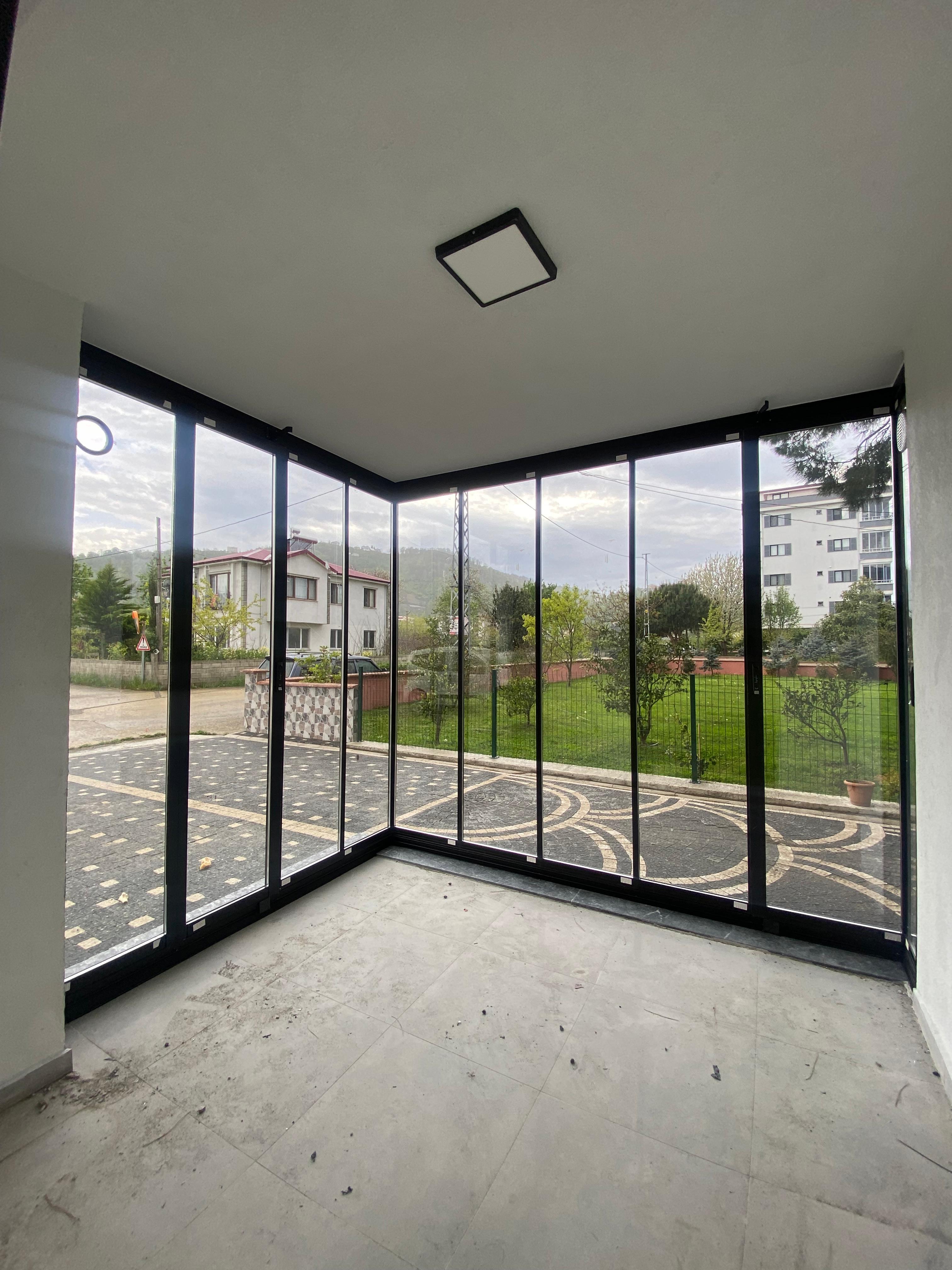 MABEL GAYRİMENKUL/ADACIK YAKAMOZ SİTESİNDE 1+1 SATILIK DAİRE